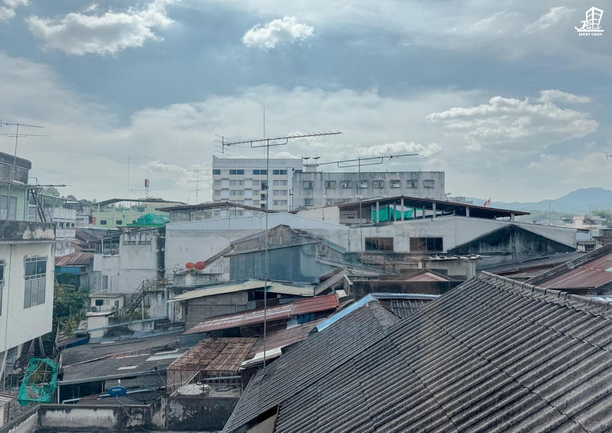 Jacky Chan Hotel Betong Exterior photo